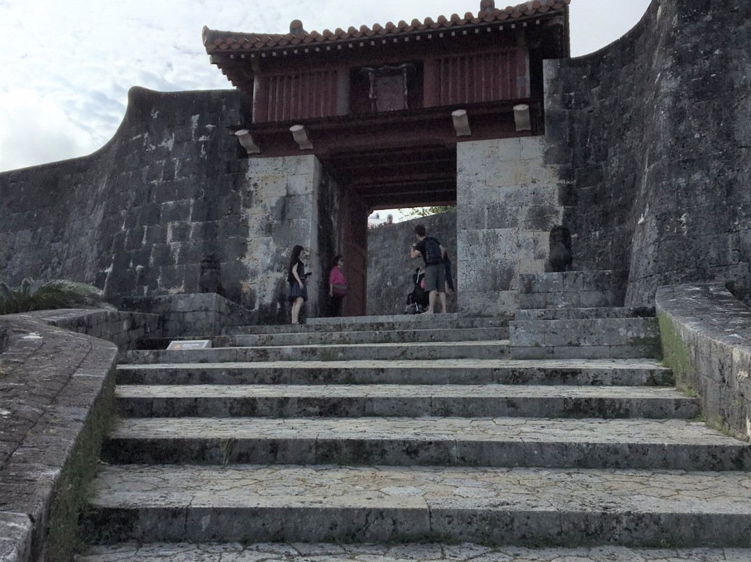 Zuisen Gate-那霸市必去景点