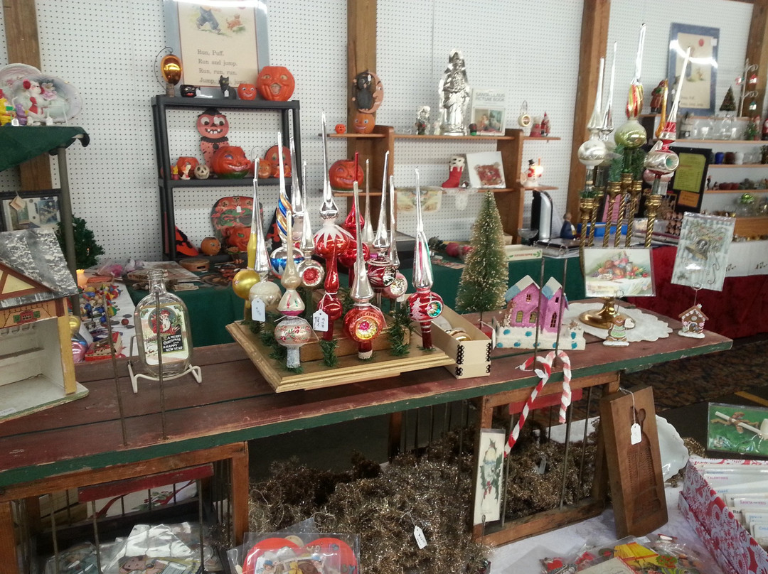 Allegan Antiques Market景点图片