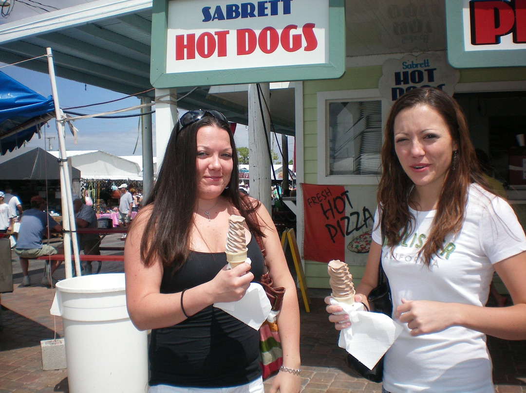 B & A Flea Market-斯图尔特必去景点