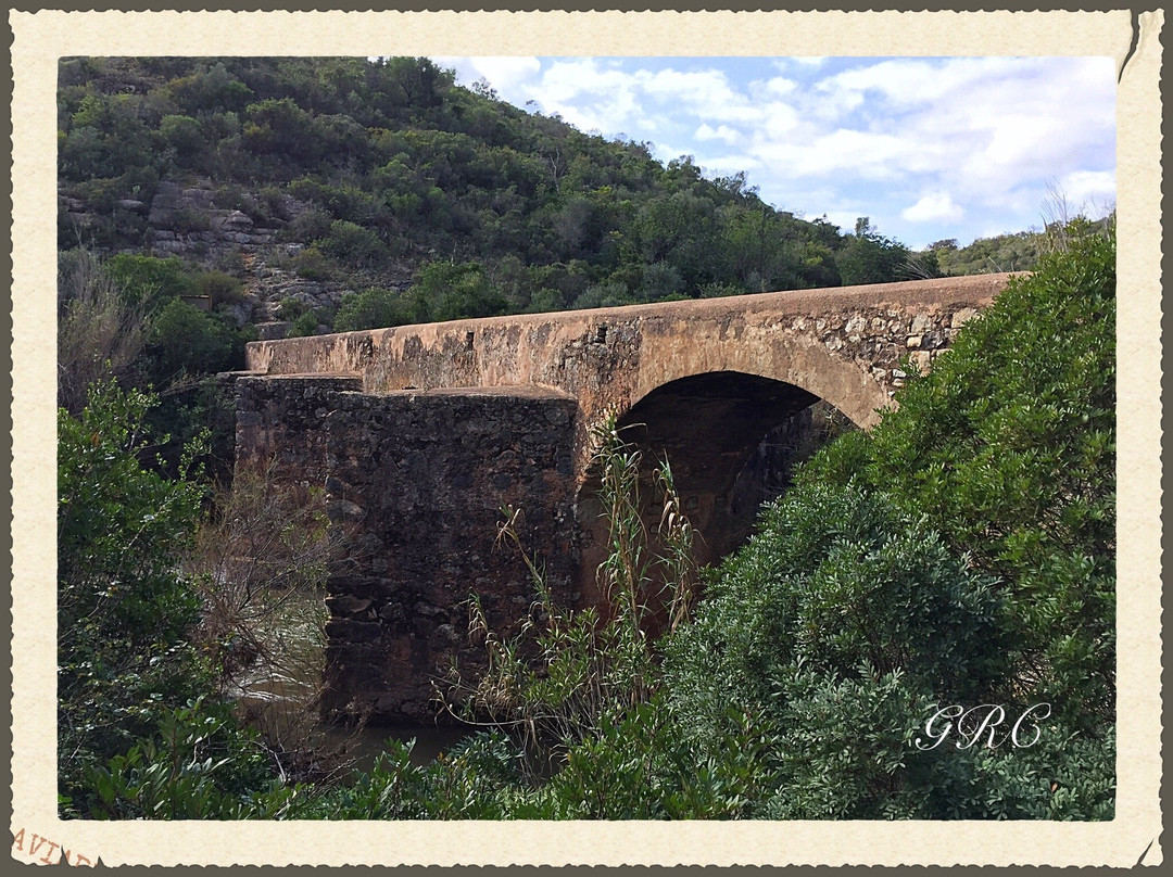 Ponte Medieval de Paderne景点图片