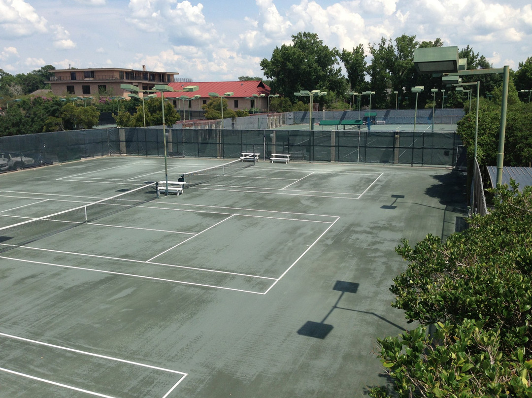 Red Lerille's Health & Raquet Club景点图片