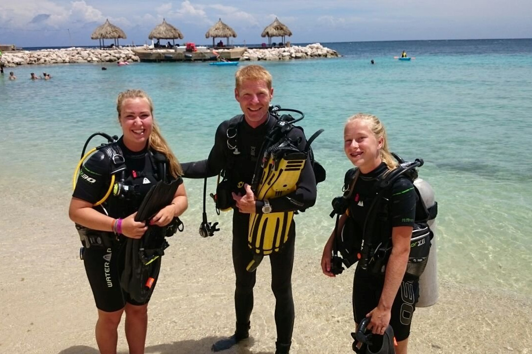 Red Snapper Diving-Dorp Sint Michiel必去景点