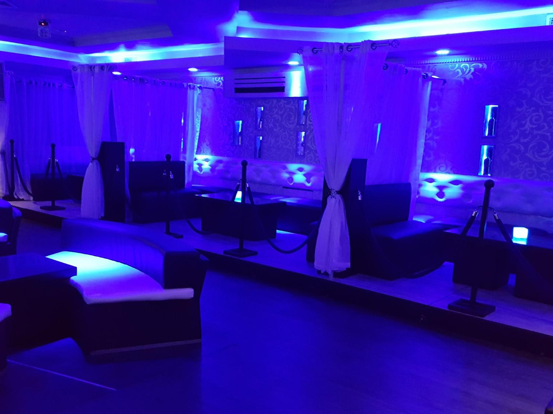 Tunapuna餐馆和美食-Silhouettes Lounge