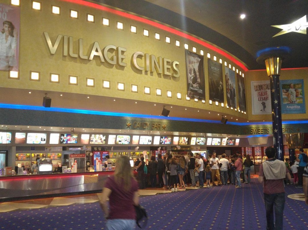 village cines pilar-Pilar必去景点
