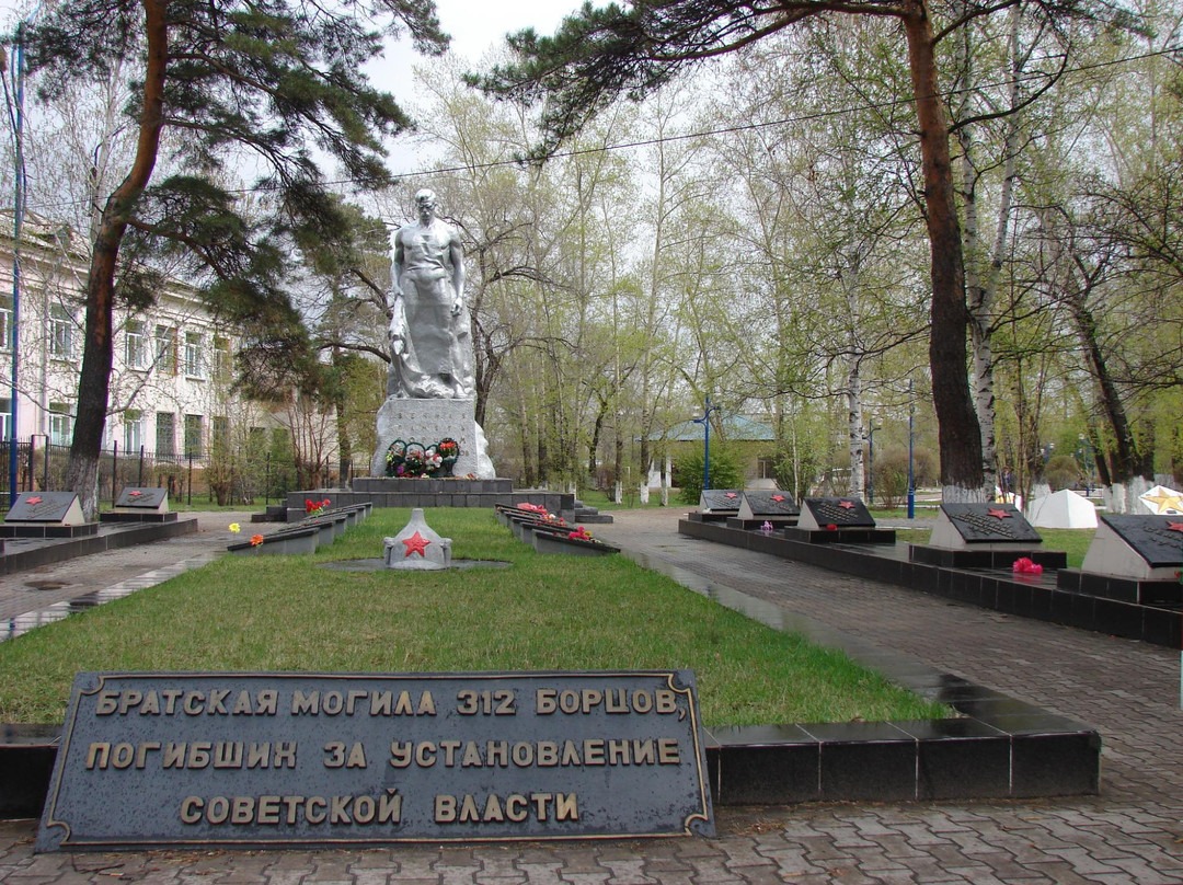 Monument Mass Grave 312景点图片