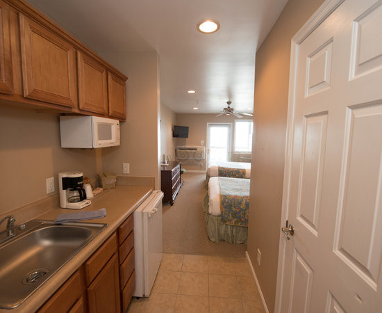 The Breakwater Inn主图