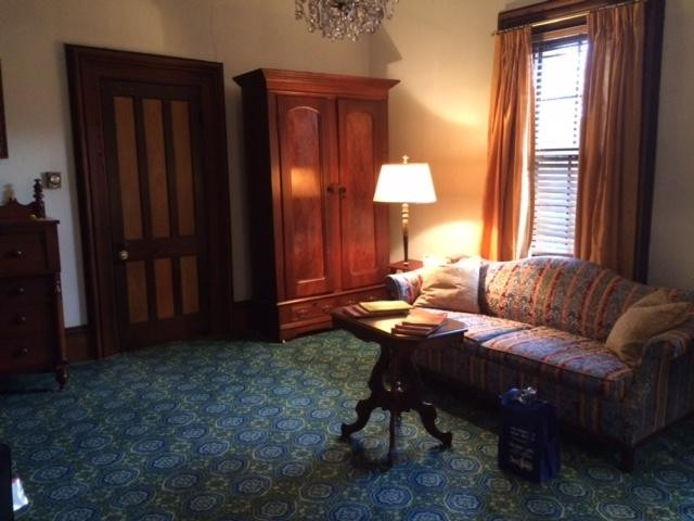 The Horned Dorset Inn主图