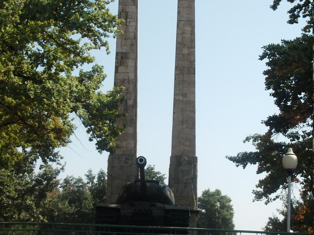 Victory Square-杜尚别必去景点