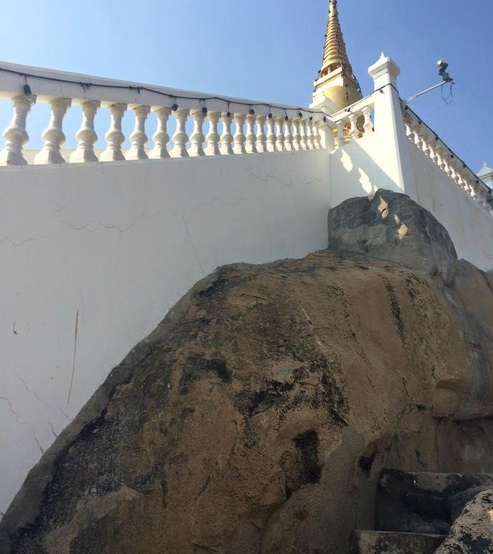 Wat Khao Rup Chang-披集市必去景点