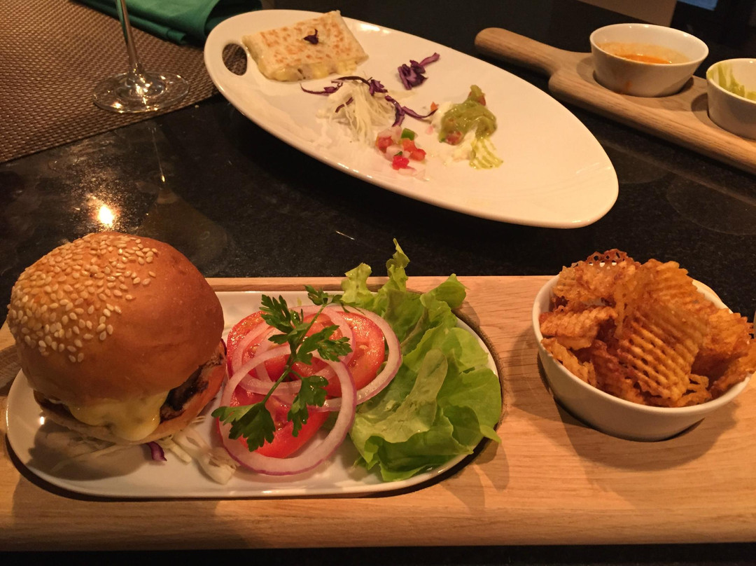 Crossroads Restaurant & Bar