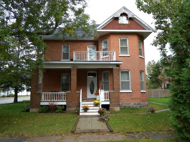Robertson House-官方