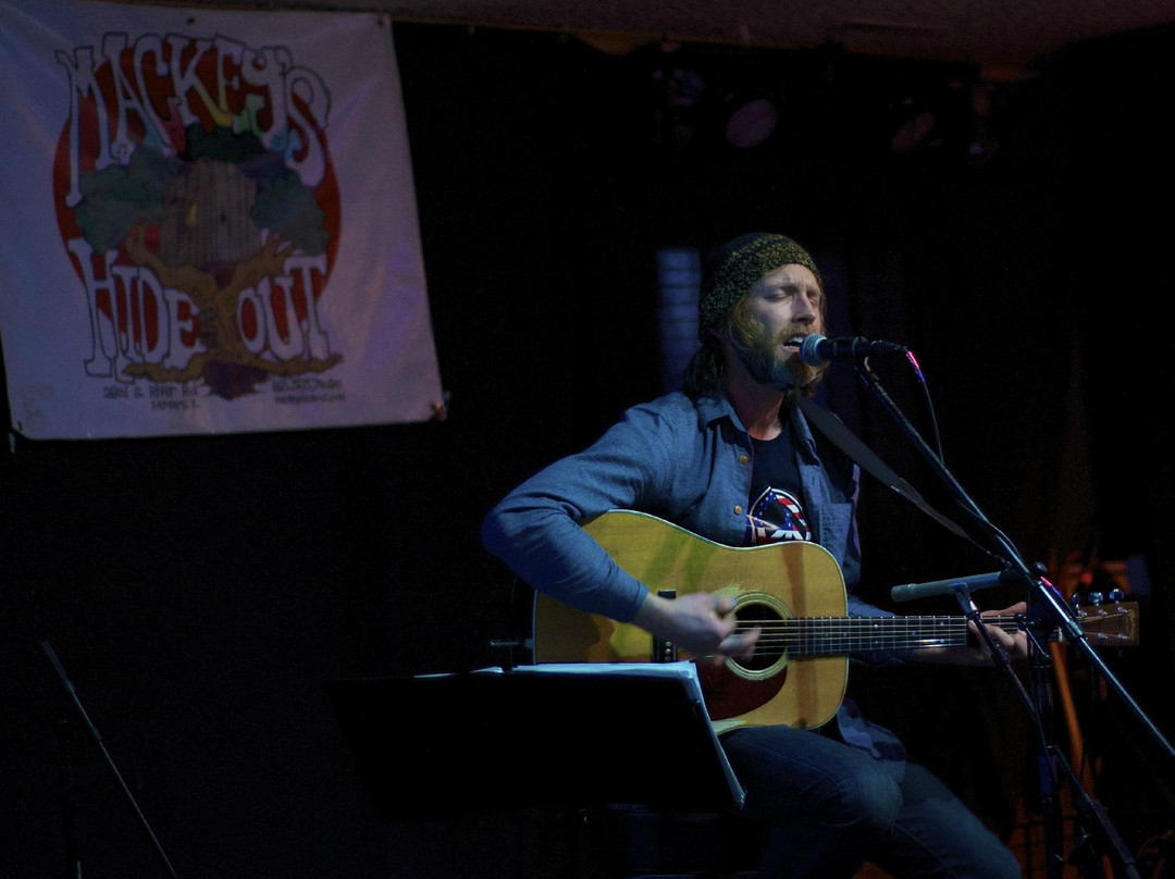 Volo餐馆和美食-Mackey's Hideout