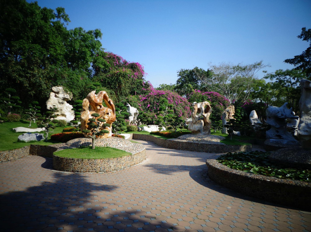 芭提亚云石公园与鳄鱼农场景点图片