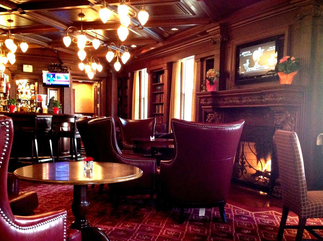 Churchill Lounge