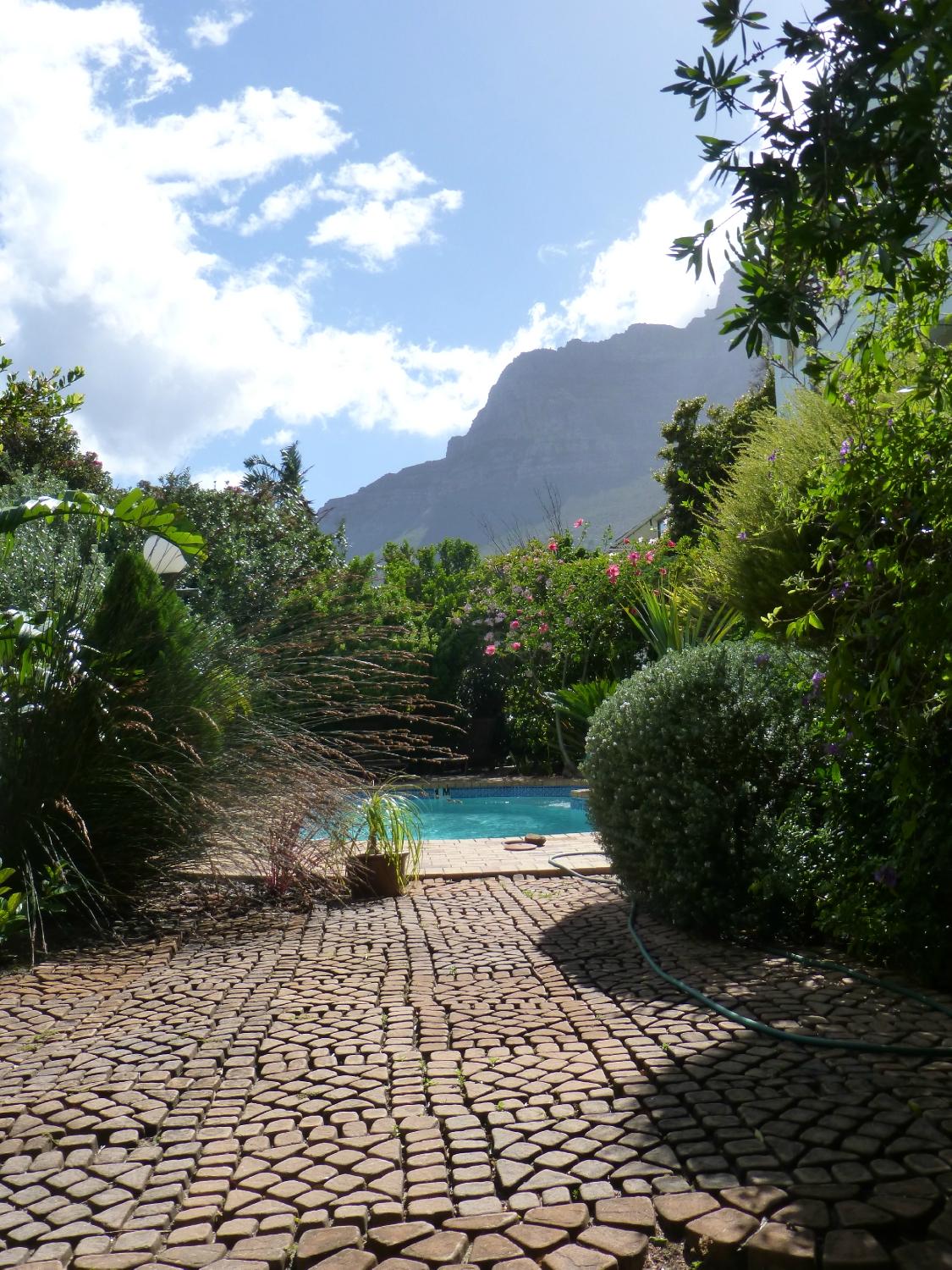 Sea Breeze Camps Bay-浴室