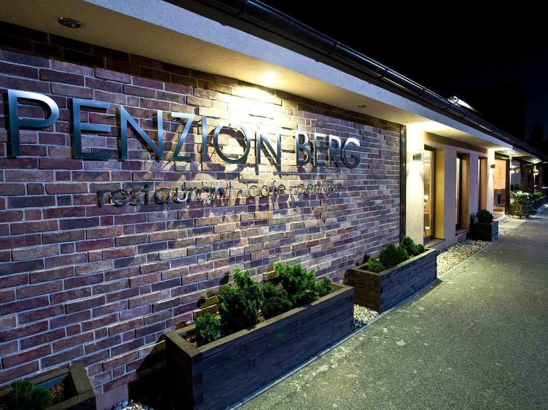 Jarovce酒店住宿-伯格酒店