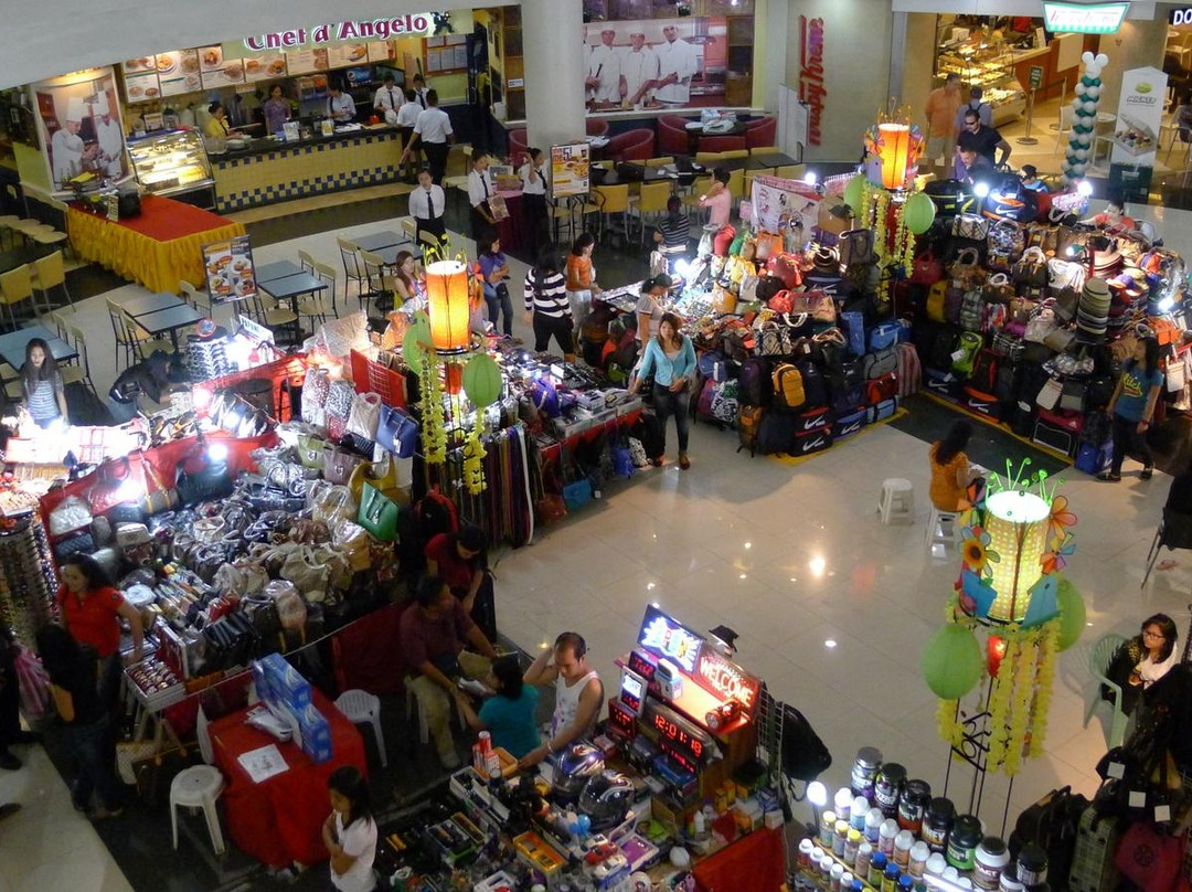 罗宾逊广场购物中心-马尼拉必去景点