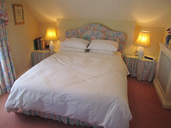 Colledges House主图