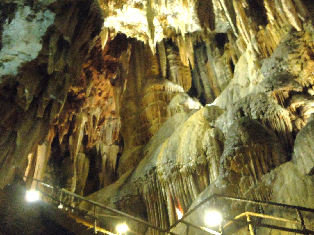 Cueva de Valporquero-Valporquero de Torio必去景点