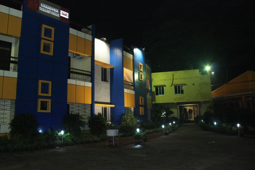 Baharampur Tourist Lodge主图