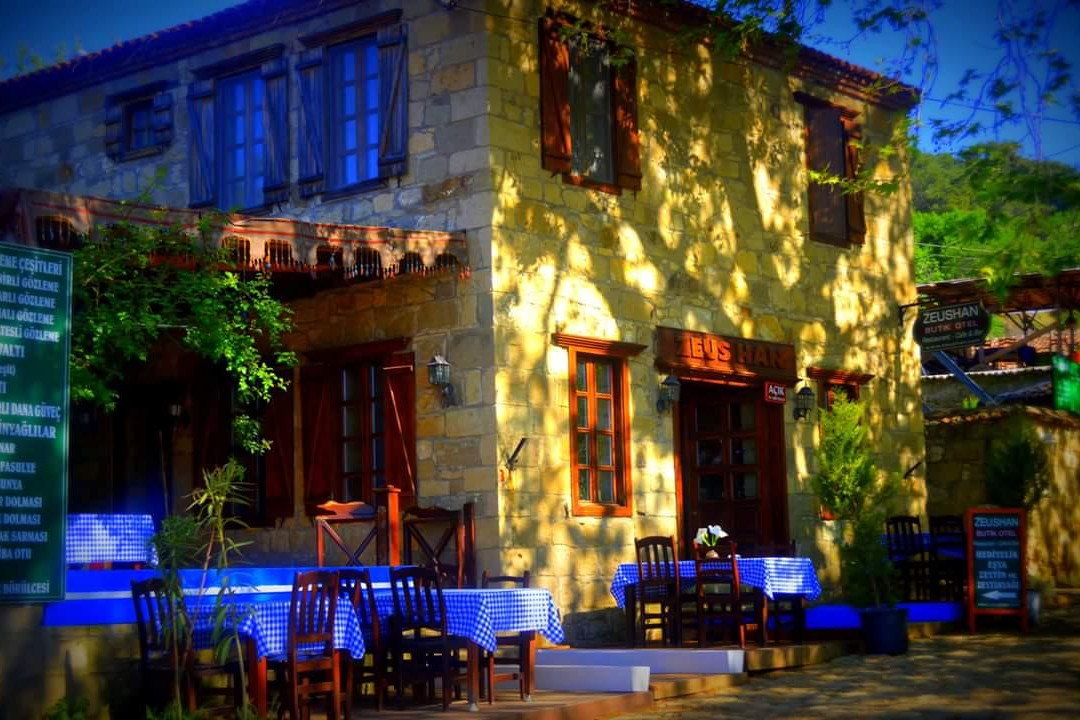 Zeushan Kucuk Otel