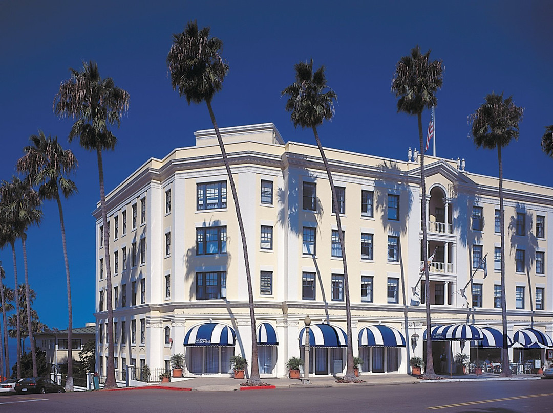 拉霍亚格兰德科隆尼酒店主图