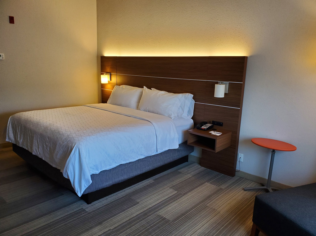 Holiday Inn Express & Suites Salem By IHG主图