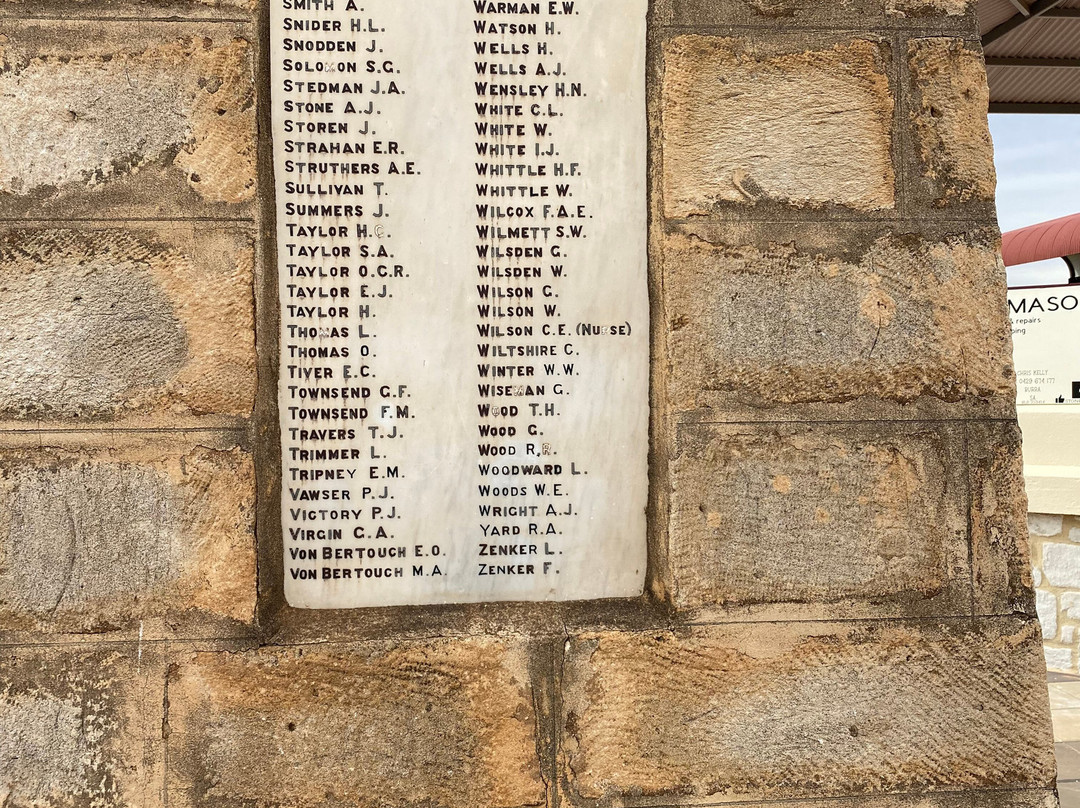 Peterborough Cenotaph-Peterborough必去景点