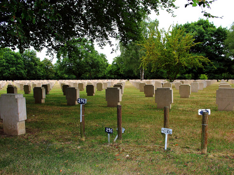 Champigny-Saint-André German War Cemetery
