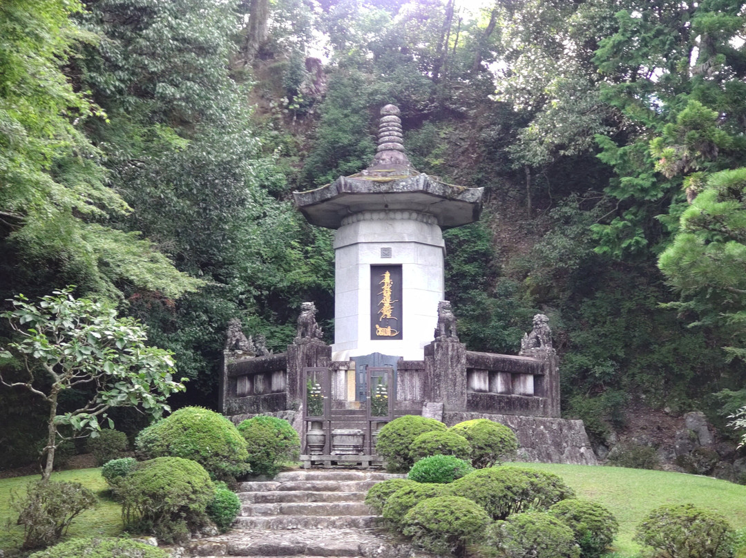 Grave Of Nichirenshonin Gosoan景点图片