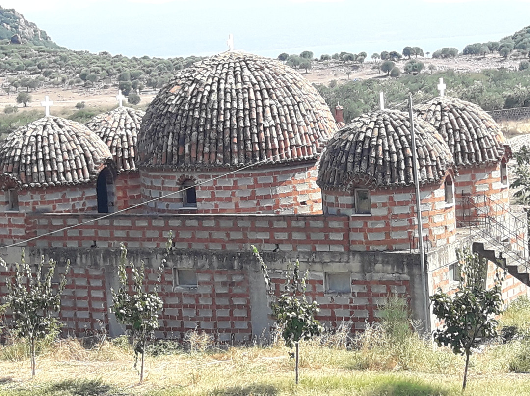Moni Limonos-Kalloni必去景点
