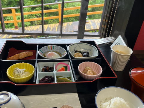 二人静白云酒店主图