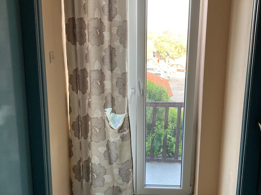 Tarsanas Hotel Tavern On The Beach主图