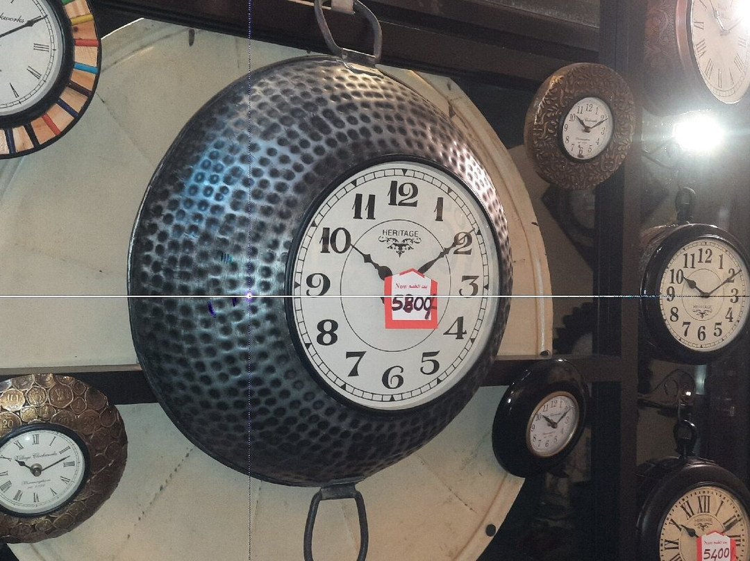Lavish Antique Clocks景点图片