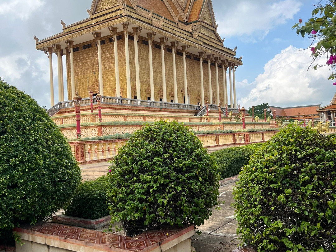 Vipassana Dhurak Buddhist Centre of Kingdom of Cambodia-乌栋必去景点