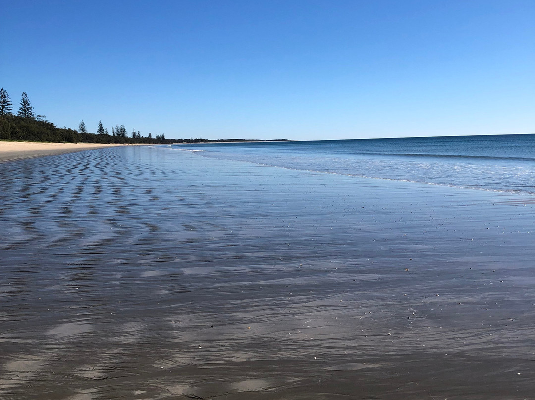 Woodgate Beach景点图片