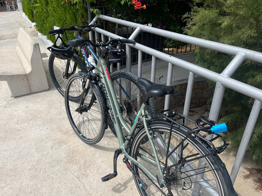 Paco’s Rent A Bike-阿尔库迪亚港必去景点