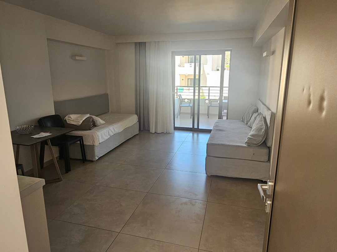 Stefan Village Hotel Apartments主图