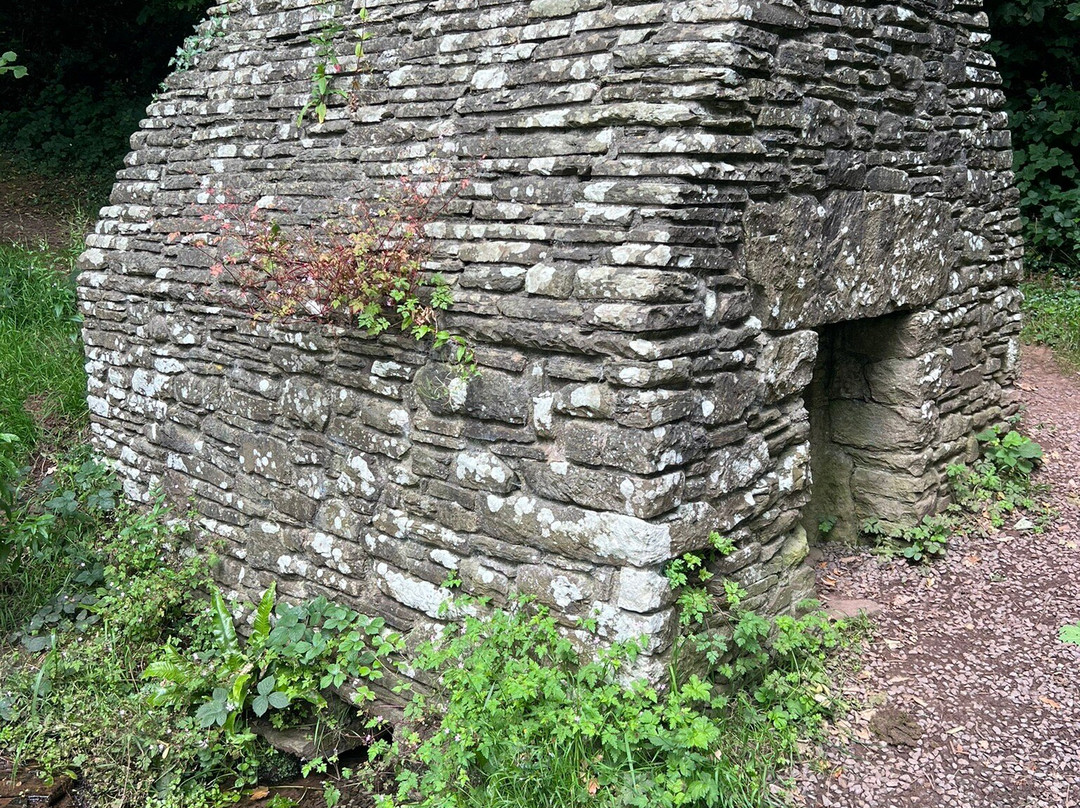 Ffynnon Maen-du (maen-du Well)-布雷肯必去景点
