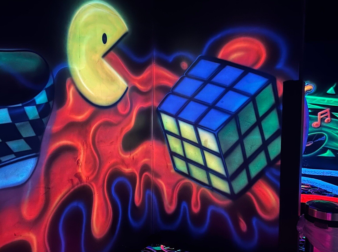 Putz n Glo Black Light Mini Golf-拉皮德城必去景点