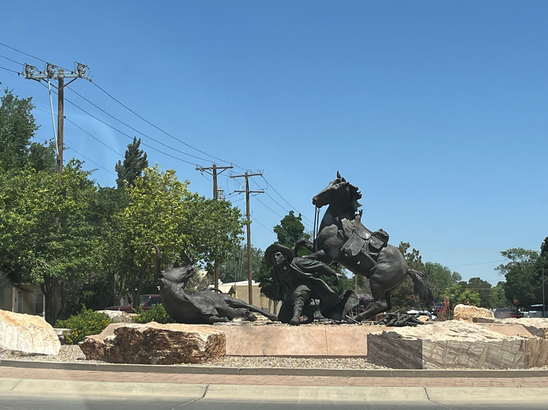 Street Sculptures景点图片