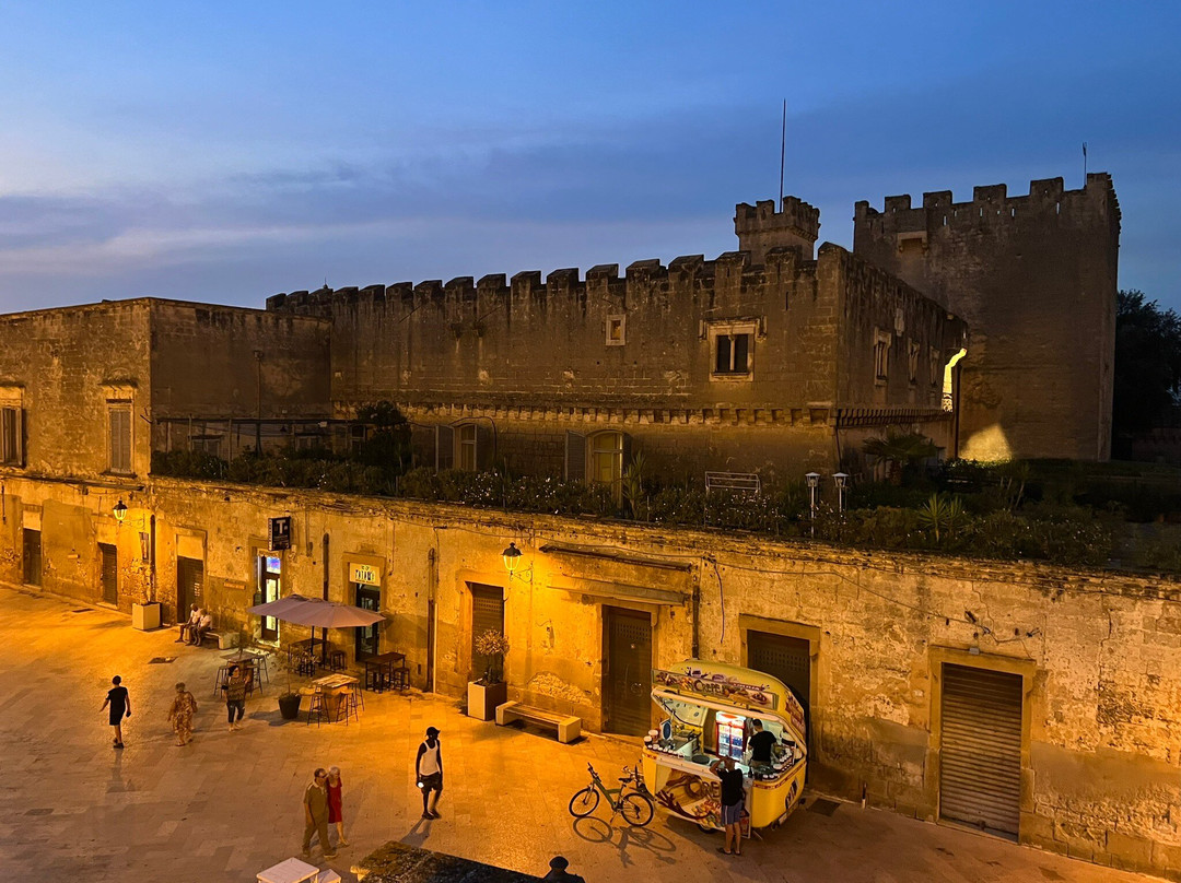 Gin Fizz Cocktailbar-San Vito dei Normanni必去景点