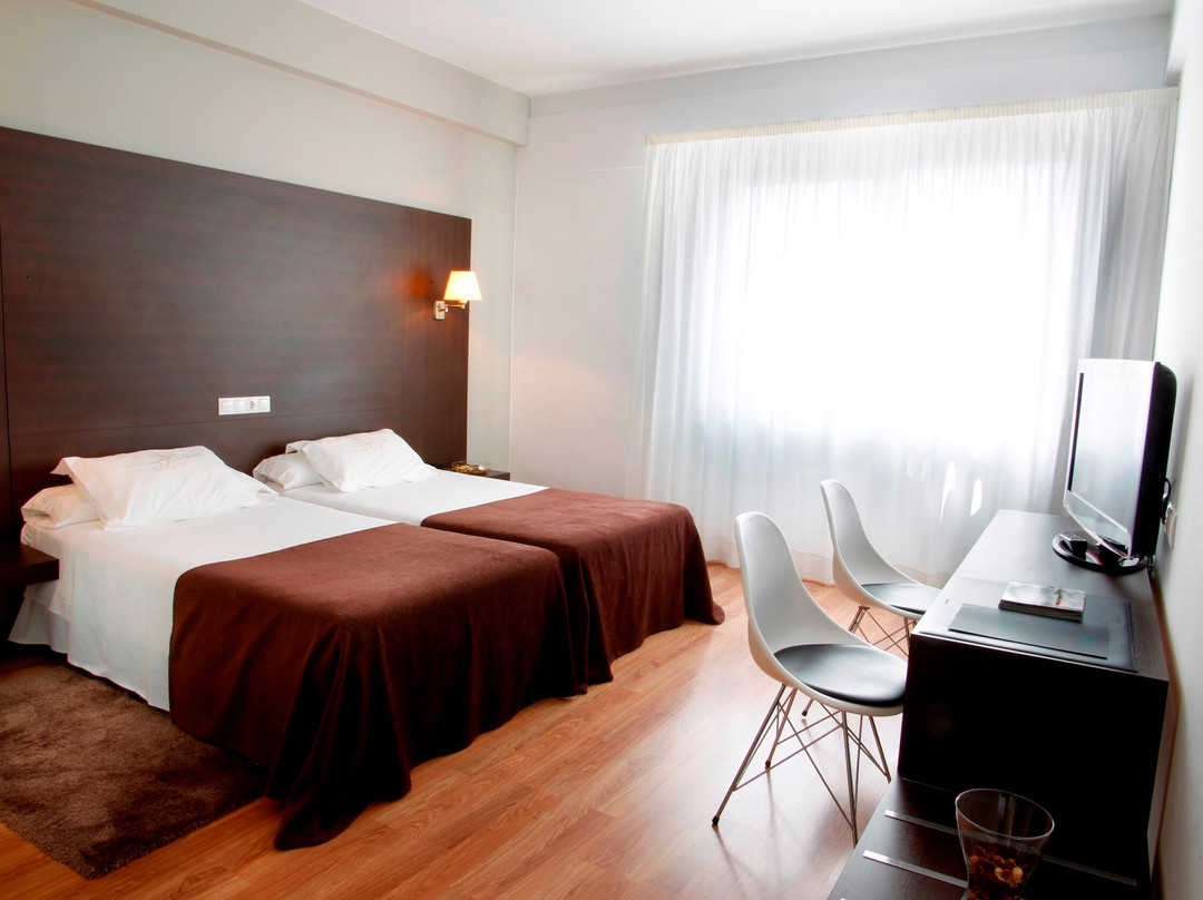 Hotel Mendez Nunez主图