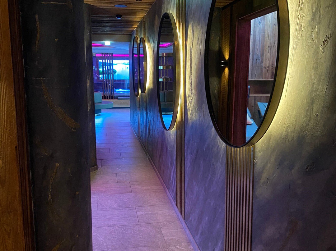 拉辰侯酒店主图