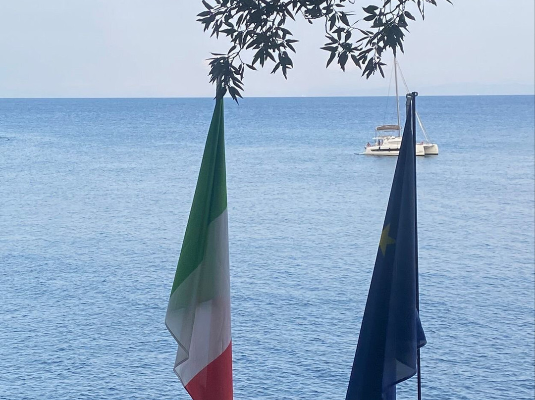 Spiaggia del Cannitello景点图片