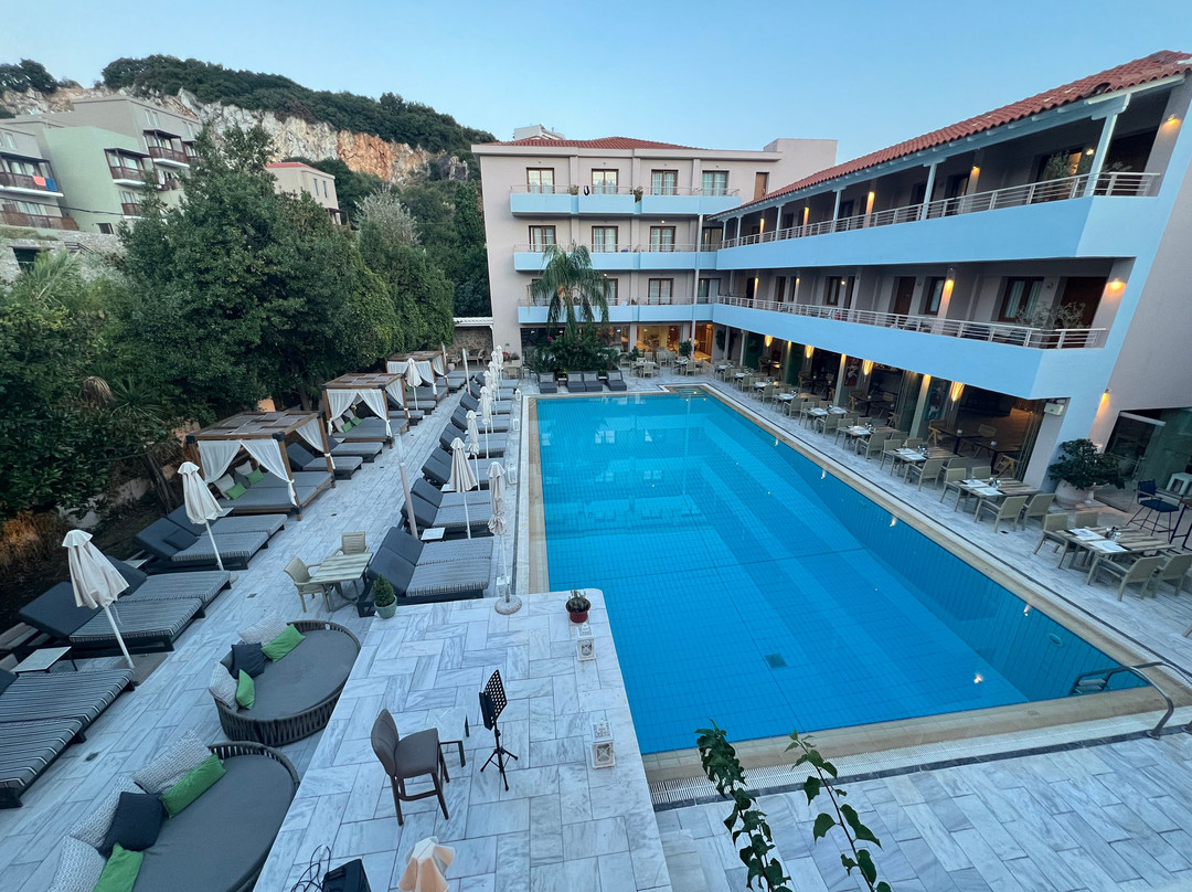 拉佩西尼艺术酒店主图