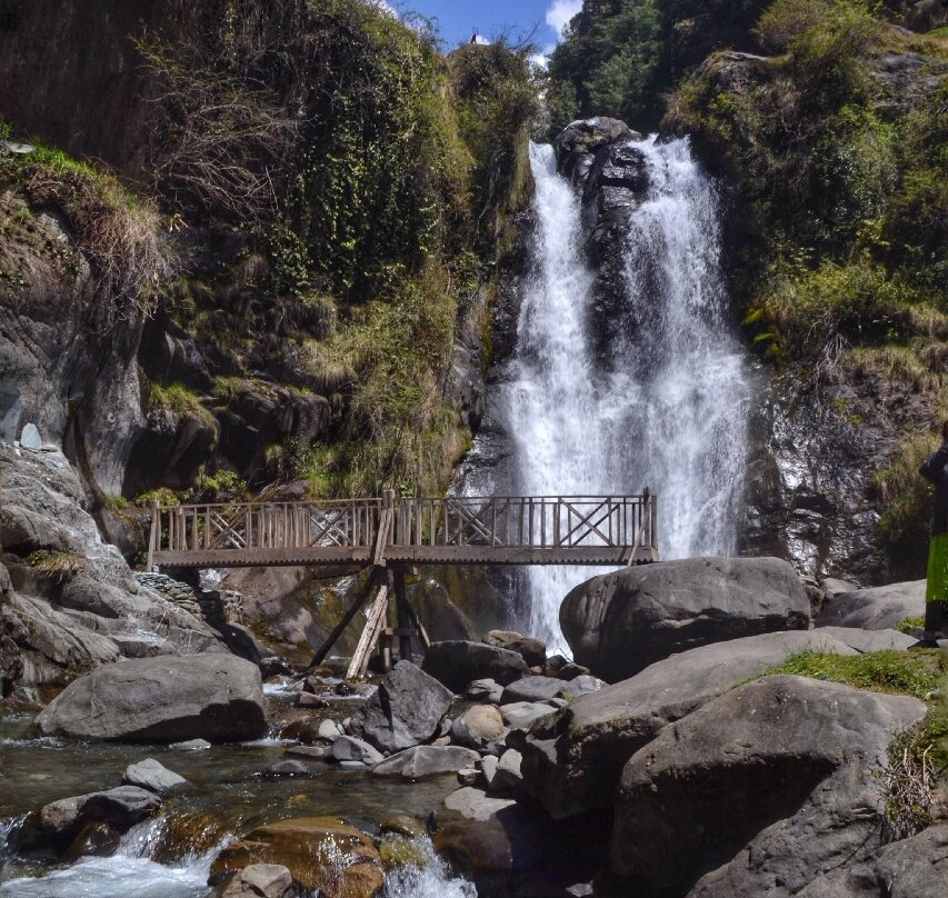 Lapas Waterfall景点图片