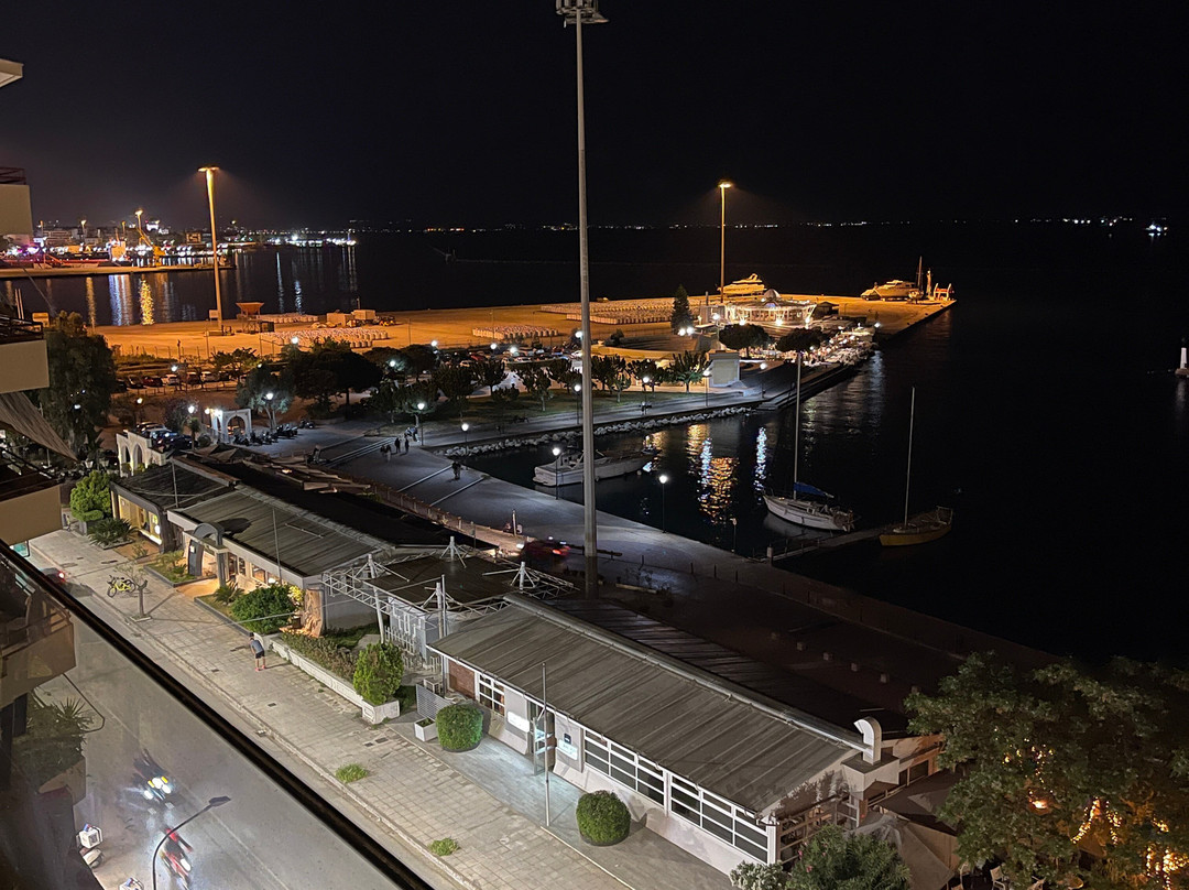 Moxy Patra Marina主图