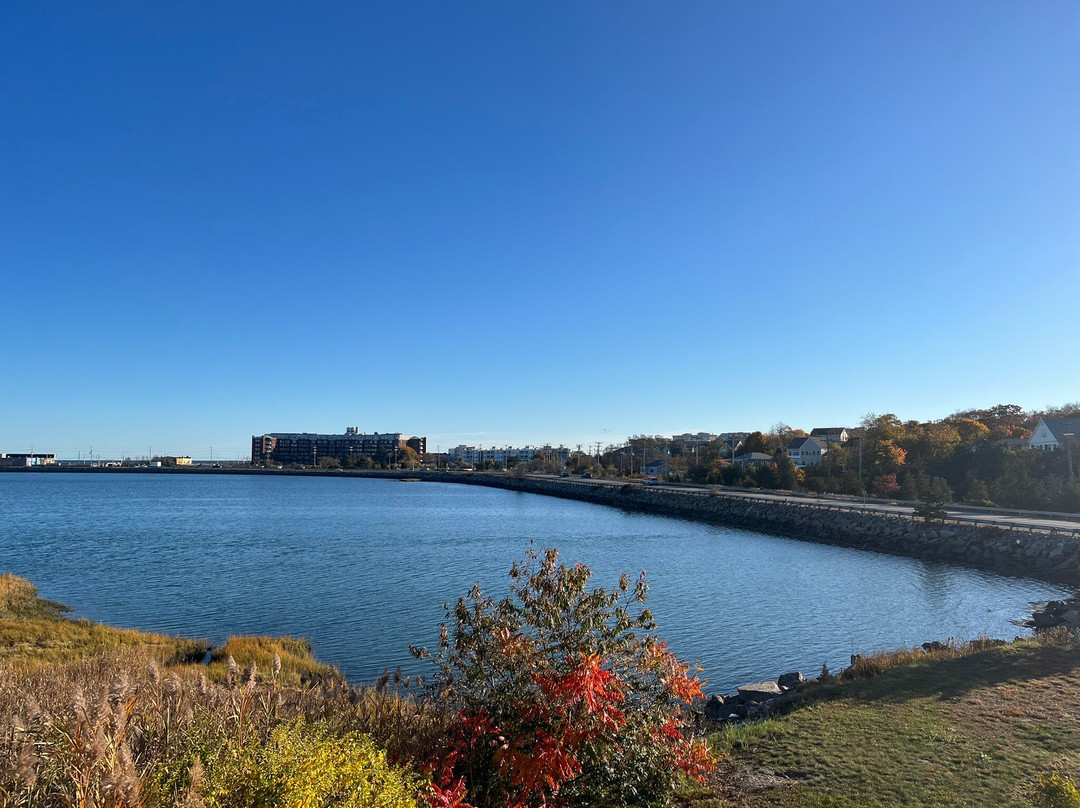 The Beacon Luxury Waterfront Inn主图