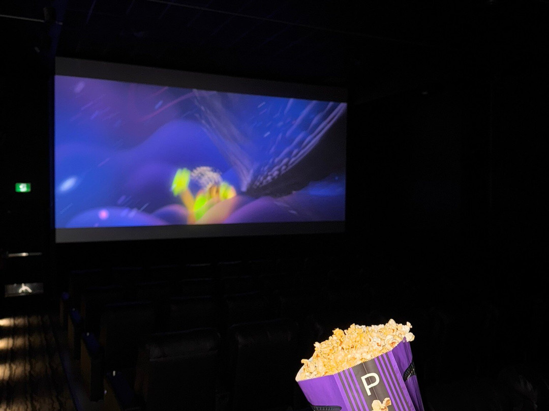 Cinema Cineplex Odeon Cavendish Mall-Cote Saint-Luc必去景点